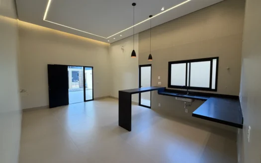 Casa com 3 Quartos na 108 Sul