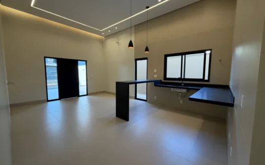 Casa com 3 Quartos na 108 Sul