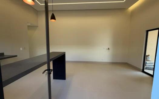 Casa com 3 Quartos na 108 Sul