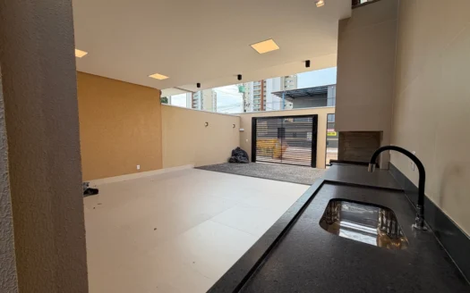 Casa com 3 Quartos na 108 Sul