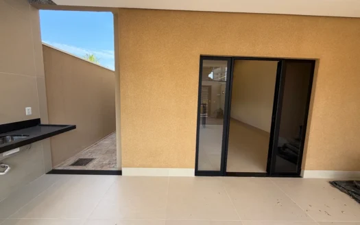 Casa com 3 Quartos na 108 Sul