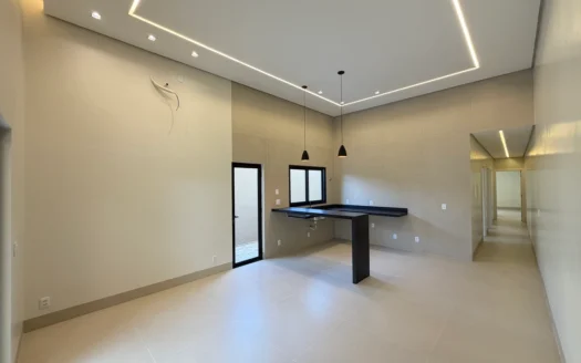 Casa com 3 Quartos na 108 Sul