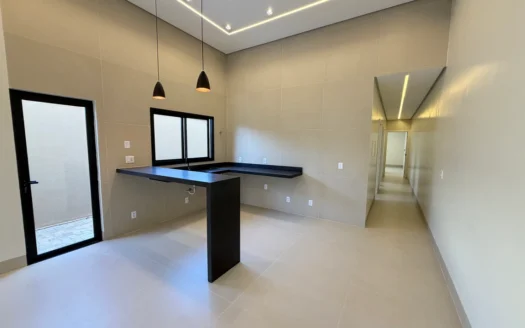 Casa com 3 Quartos na 108 Sul