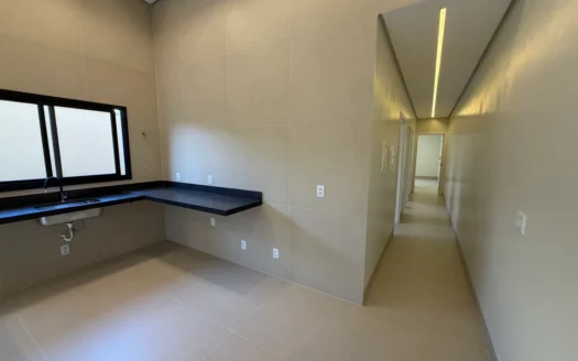 Casa com 3 Quartos na 108 Sul