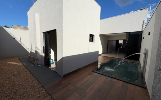 Casa com 3 Quartos na 1303 Sul