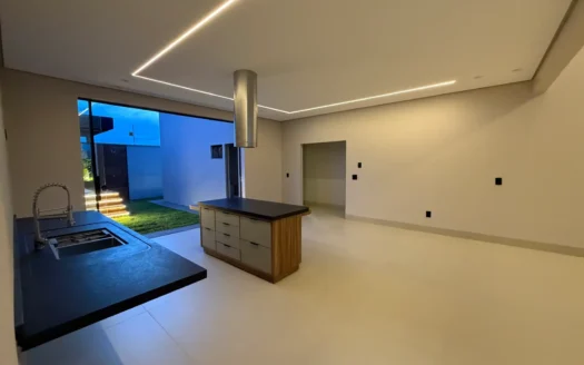 Casa com 3 Quartos na 1503 Sul