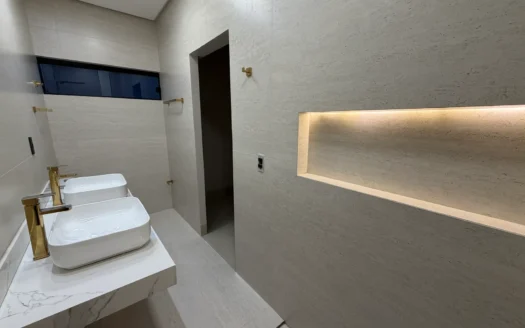 Casa com 3 Quartos na 1503 Sul