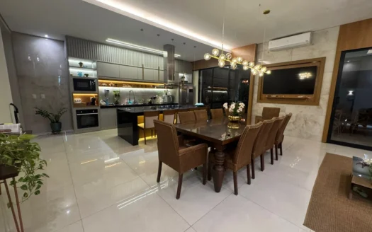 Casa com 5 Suítes em Paraíso