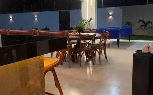 Casa com 5 Suítes em Paraíso