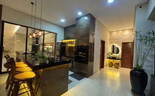 Casa com 5 Suítes em Paraíso