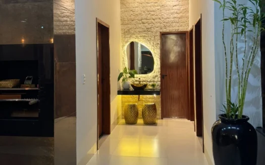 Casa com 5 Suítes em Paraíso