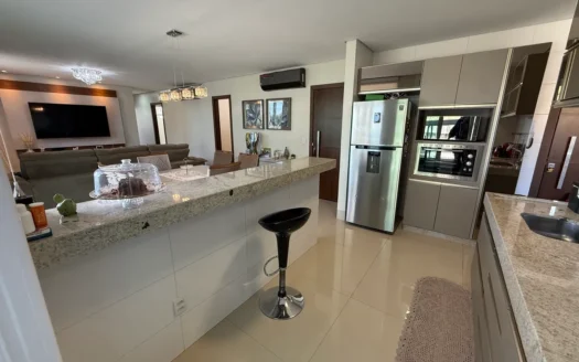 Apartamento de 3 Suítes no Centro