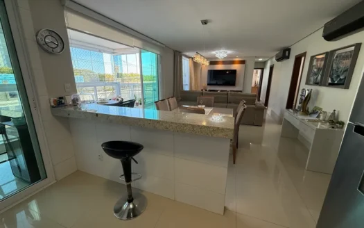 Apartamento de 3 Suítes no Centro