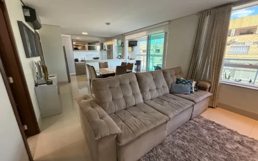 Apartamento de 3 Suítes no Centro