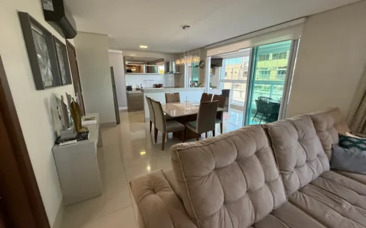 Apartamento de 3 Suítes no Centro