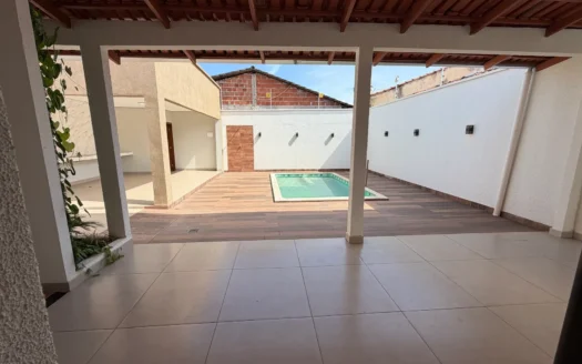 Sobrado com 4 Quartos na 305 Norte