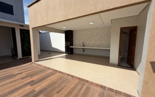 Sobrado com 4 Quartos na 305 Norte