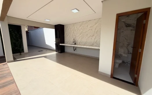 Sobrado com 4 Quartos na 305 Norte