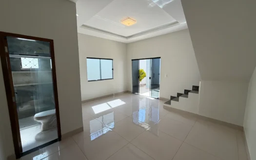 Sobrado com 4 Quartos na 305 Norte