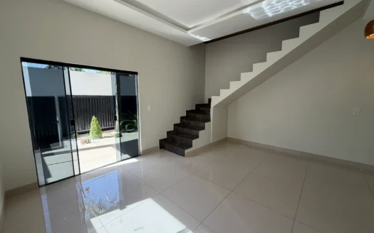 Sobrado com 4 Quartos na 305 Norte