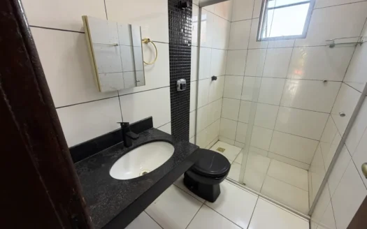 Sobrado com 4 Quartos na 305 Norte