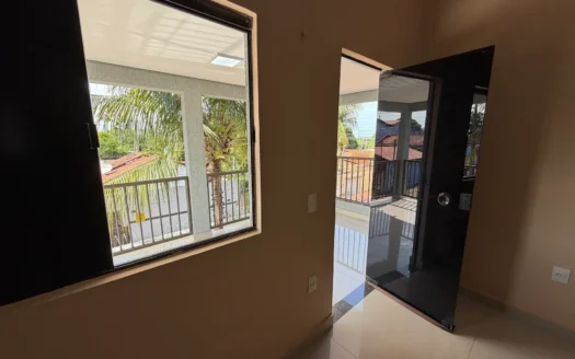Sobrado com 4 Quartos na 305 Norte