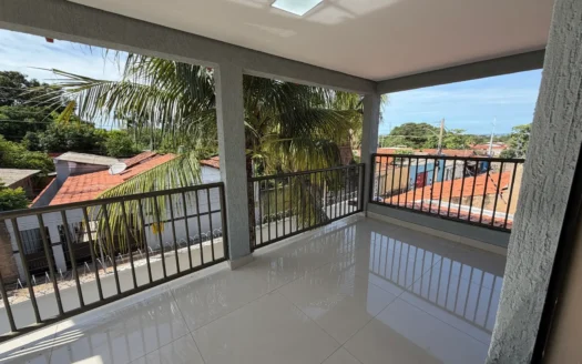 Sobrado com 4 Quartos na 305 Norte